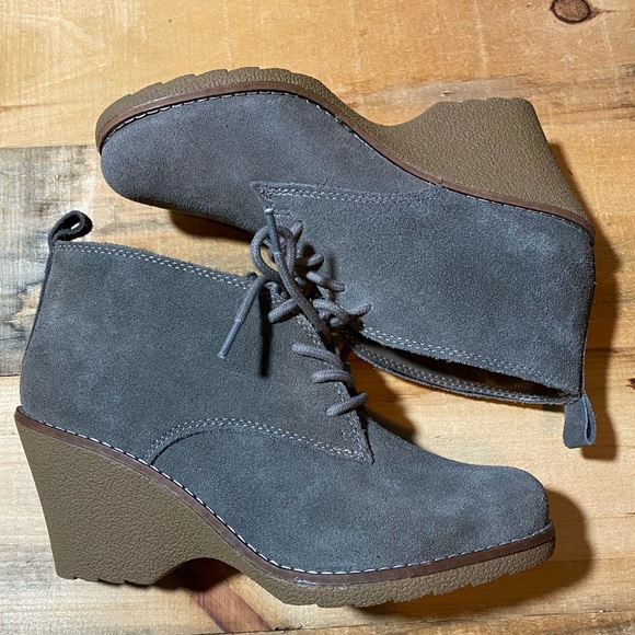 white mountain lambert wedge bootie